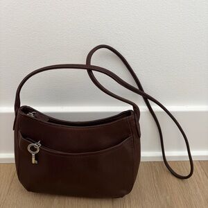 Fossil Leather Handbag Chocolate Brown Small Crossbody Purse Key Charm Y2K Style